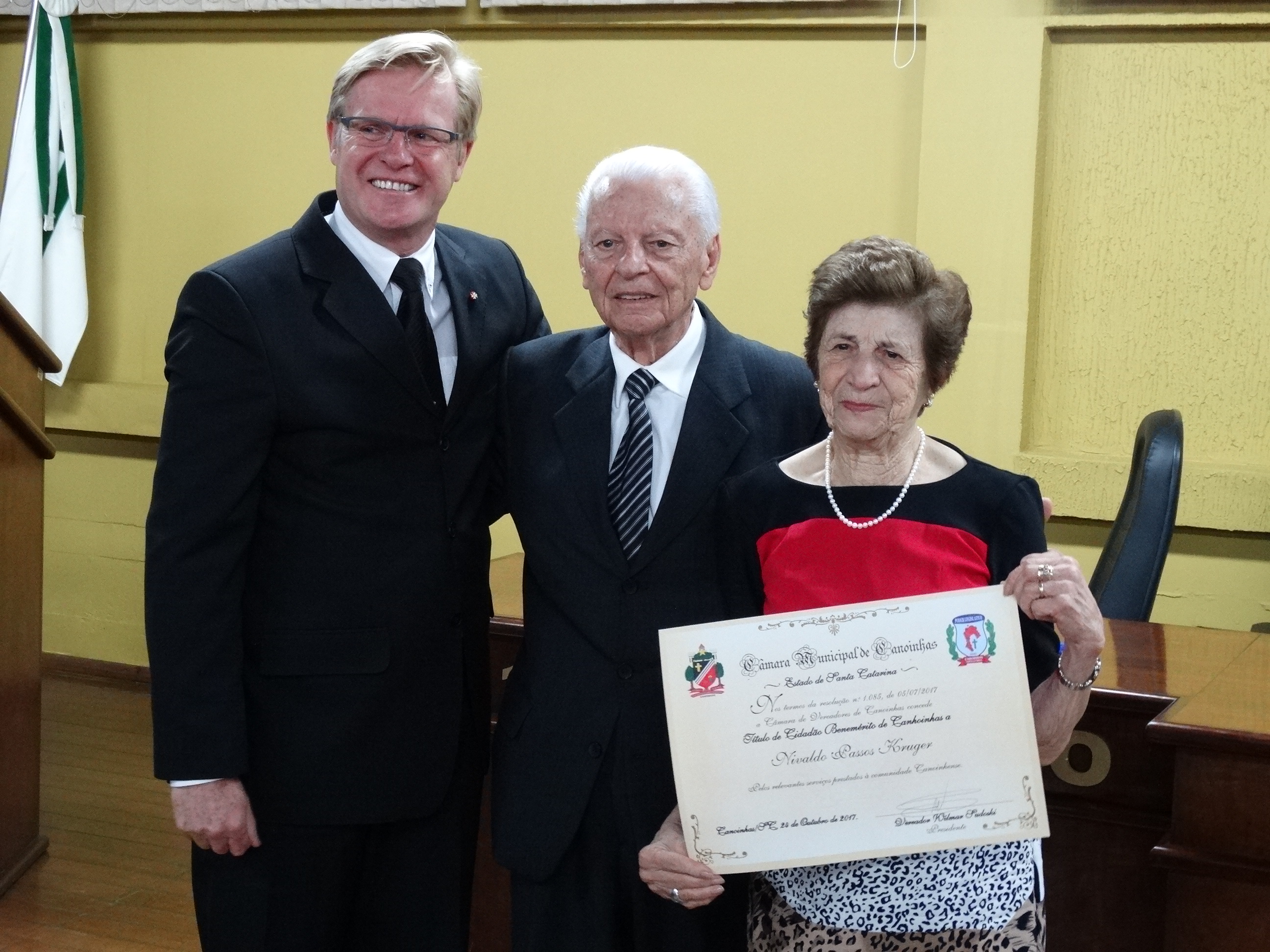 Câmara de Canoinhas presta homenagem a Nivaldo Passos Krüger