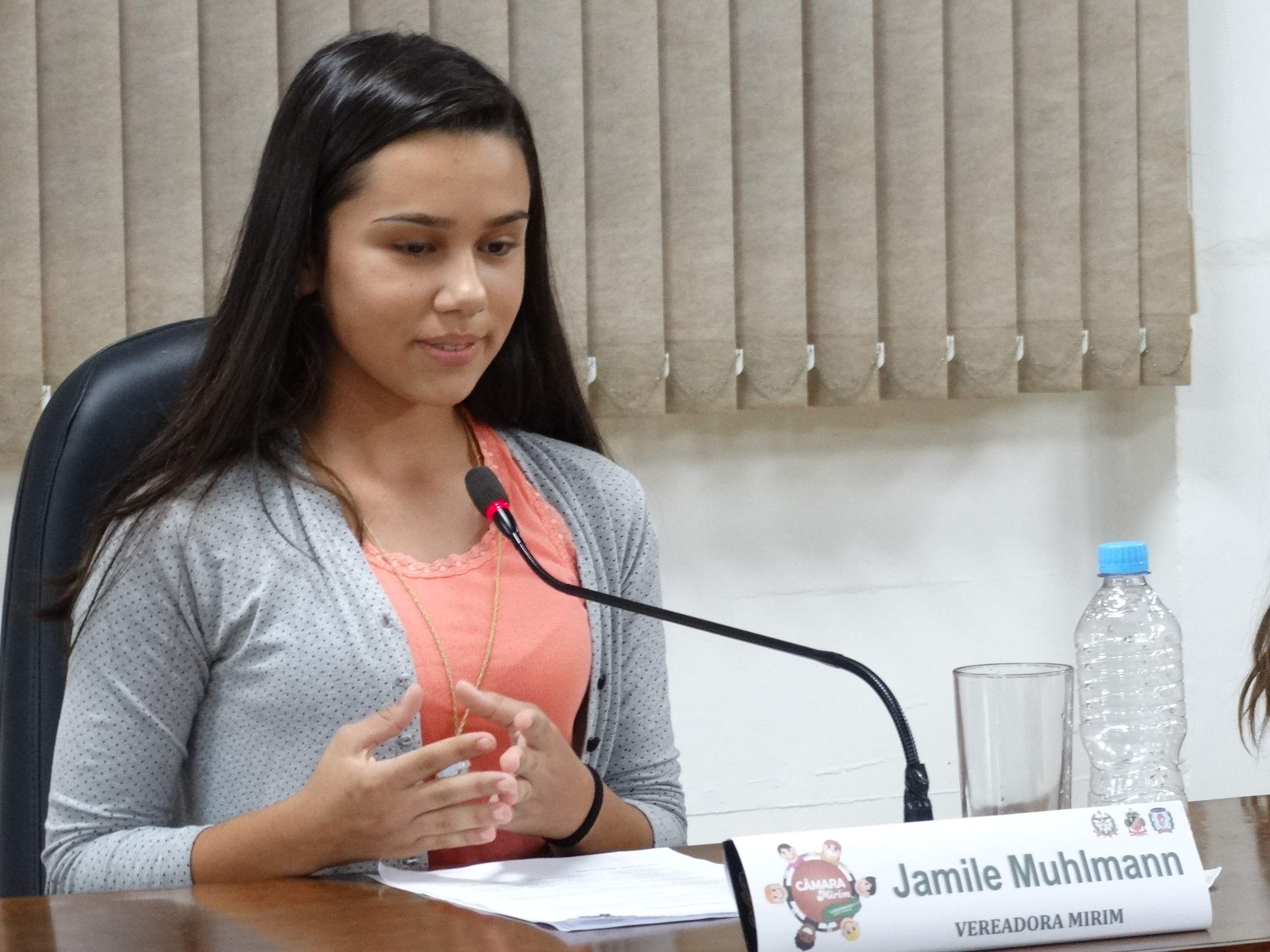 Jamile solicita demarcação de estacionamento em frente à CEI