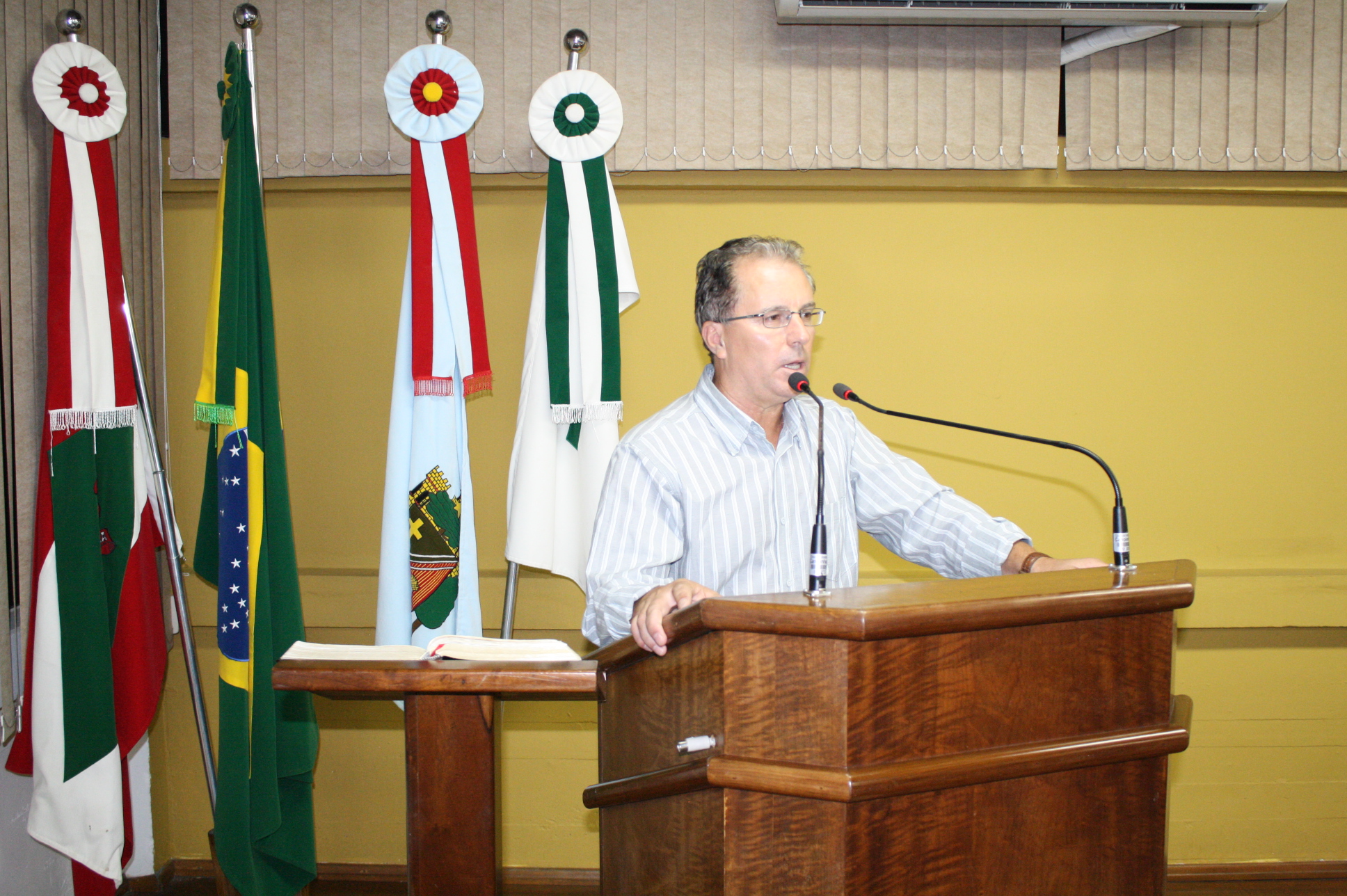 Oleskovicz cobra reestruturação de ginásio de esportes de escola no Campo D’Água Verde