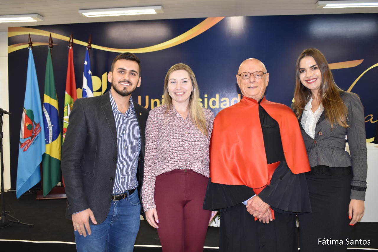 Presidente da Câmara Willian Godoy, vereadoras Tati e Juliana, participam da entrega do título de Doutor Honoris Causa pela Universidade do Contestado