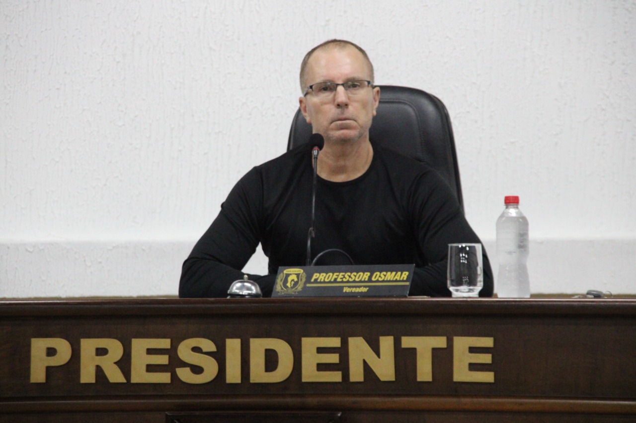 Vereador Osmar Oleskovicz conduz Sessão e realiza solicitações ao Chefe do executivo