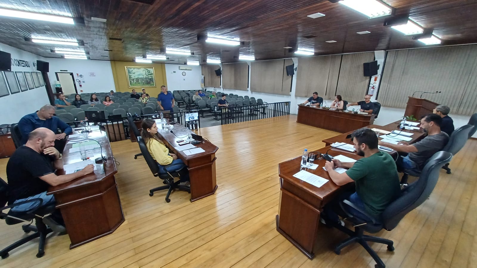 Vereadores questionam secretaria de educação e planejamento do município 